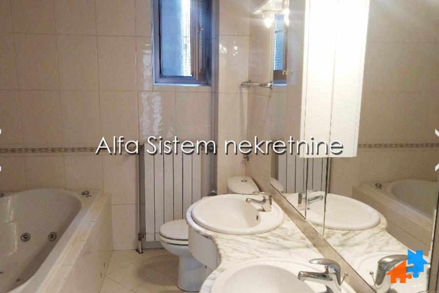 Izdavanje: Poslovni prostor 180 m², Stari grad – Beograd