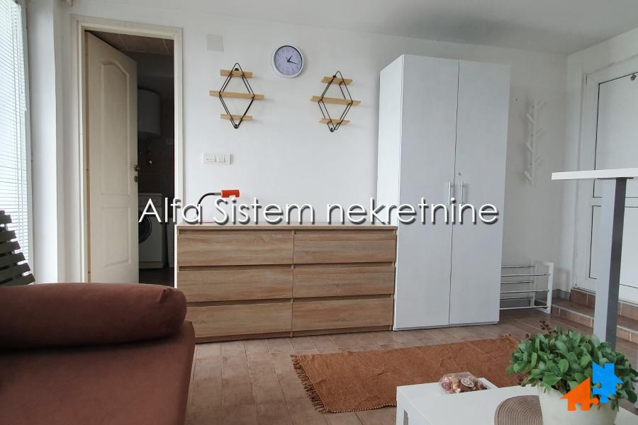 Izdavanje: Garsonjera 20 m², Zvezdara – Beograd