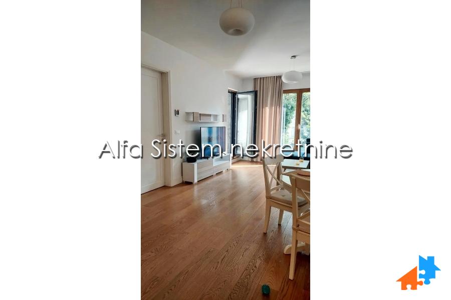 Izdavanje: Dvosoban stan 55 m², Savski venac – Beograd