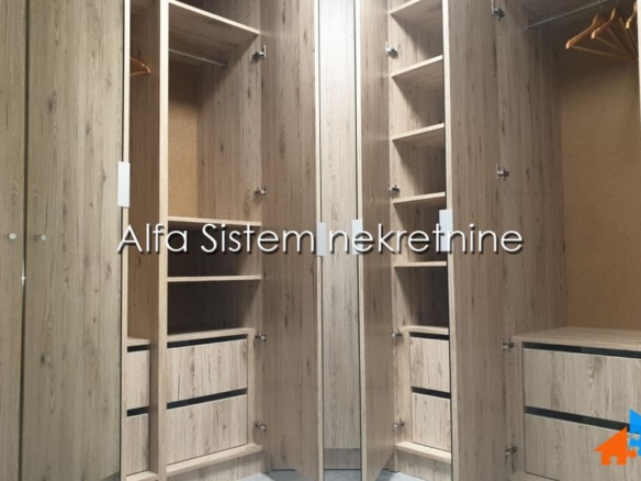 Izdavanje: Trosoban stan 100 m², Novi Beograd – Beograd