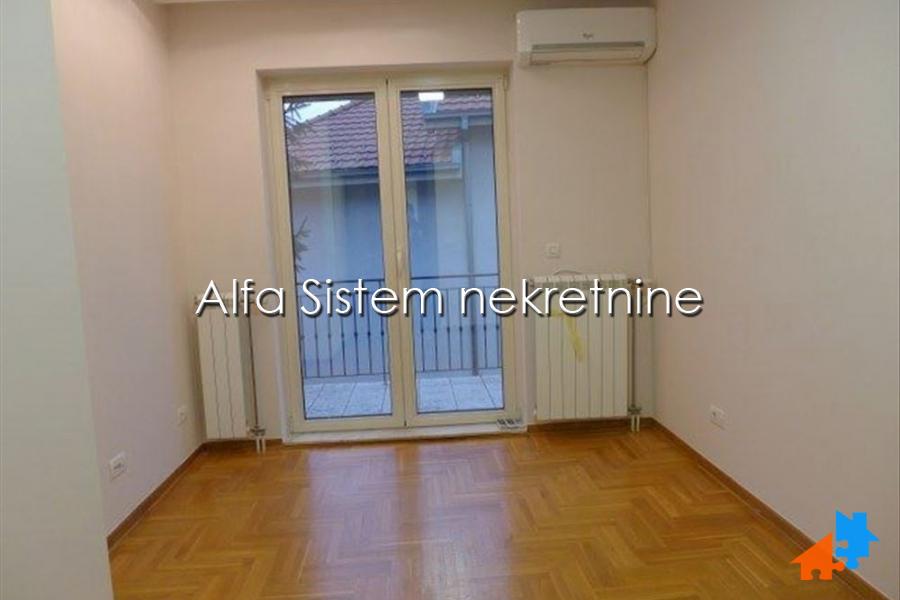 Izdavanje: Kuća 400 m², Banovo brdo – Beograd