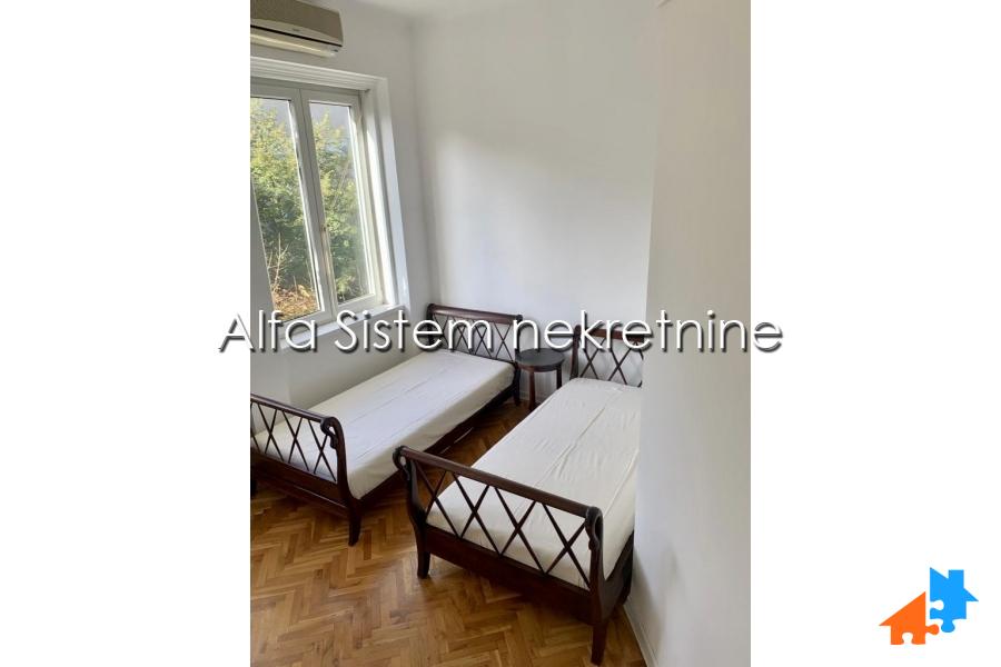 Izdavanje: Četvorosoban stan 133 m², Stari grad – Beograd