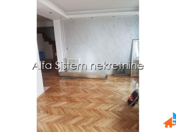 Izdavanje: Petosoban stan 150 m², Karaburma – Beograd