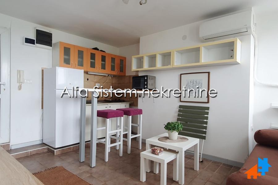 Izdavanje: Garsonjera 20 m², Zvezdara – Beograd