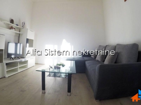 Izdavanje: Dvoiposoban stan 70 m², Savski venac – Beograd