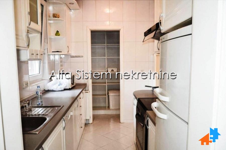 Izdavanje: Četvorosoban stan 127 m², Palilula – Beograd