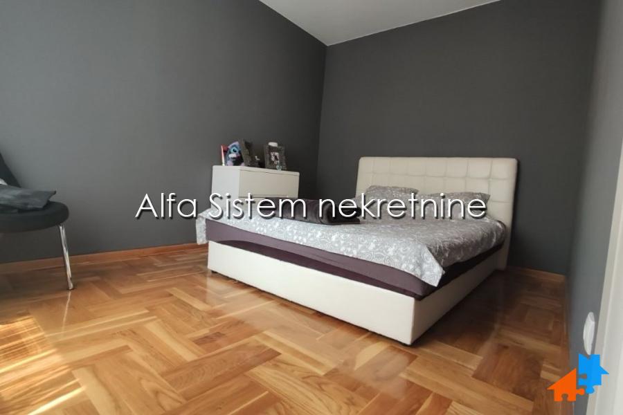 Izdavanje: Četvorosoban stan 100 m², Voždovac – Beograd