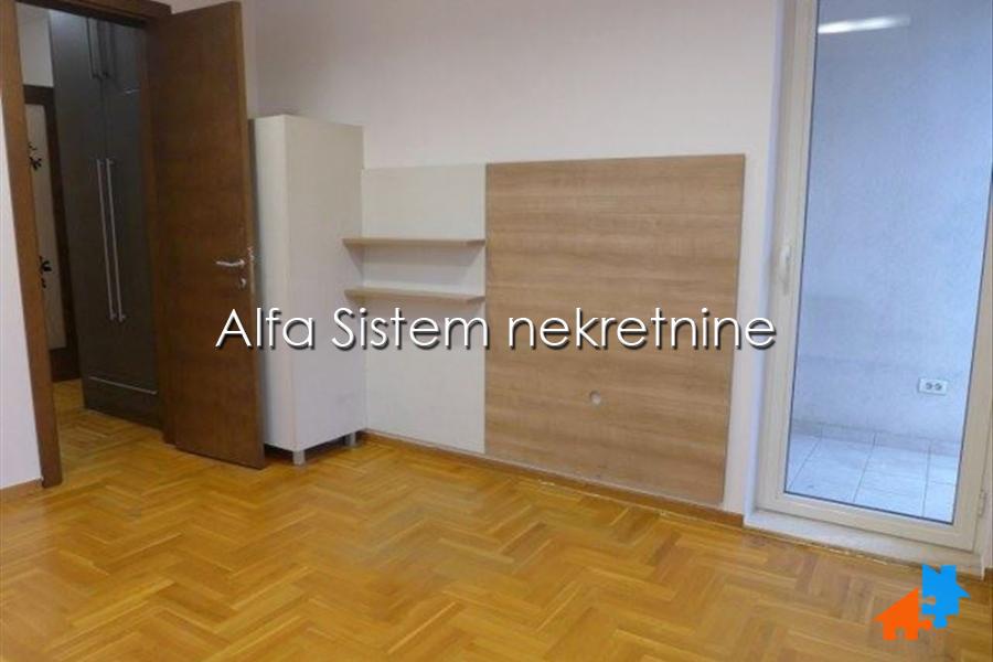 Izdavanje: Kuća 400 m², Banovo brdo – Beograd