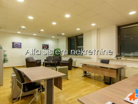 Izdavanje: Poslovni prostor 335 m², Bežanijska kosa – Beograd