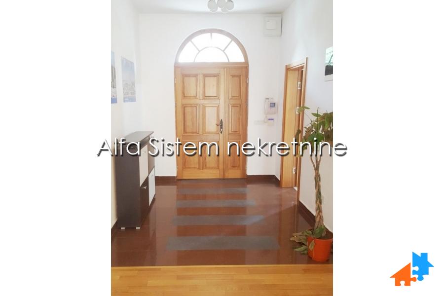 Izdavanje: Kuća 600 m², Savski venac – Beograd