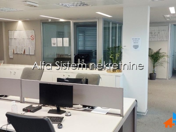 Izdavanje: Poslovni prostor 300 m², Stari grad – Beograd
