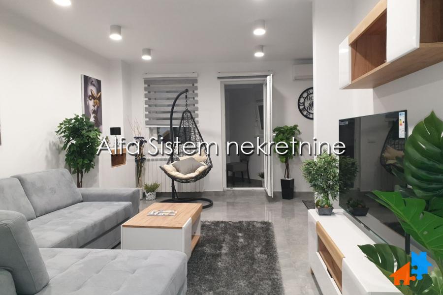 Izdavanje: Trosoban stan 100 m², Novi Beograd – Beograd