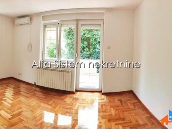 Izdavanje: Četvorosoban stan 147 m², Voždovac – Beograd