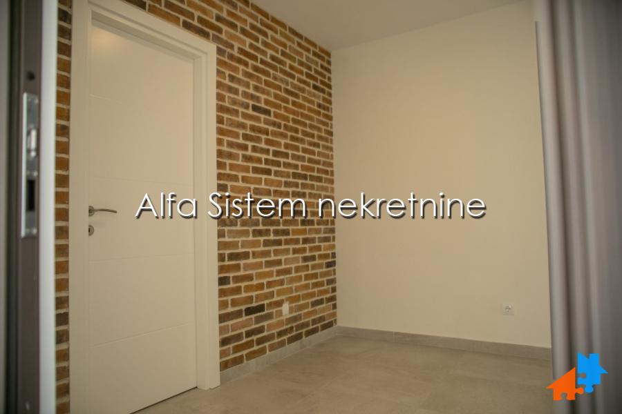 Izdavanje: Kuća 260 m², Čukarica – Beograd
