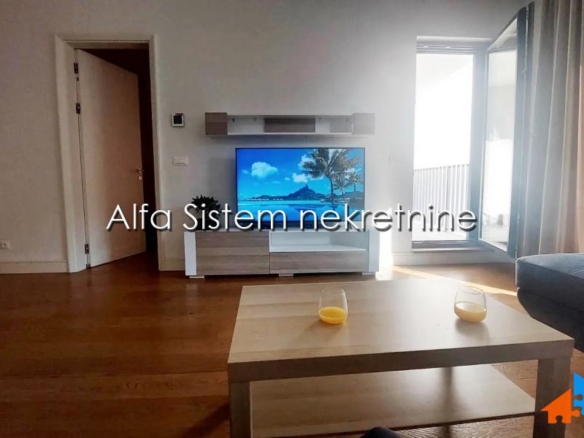 Izdavanje: Dvosoban stan 55 m², Savski venac – Beograd