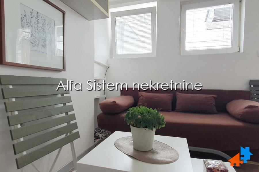 Izdavanje: Garsonjera 20 m², Zvezdara – Beograd