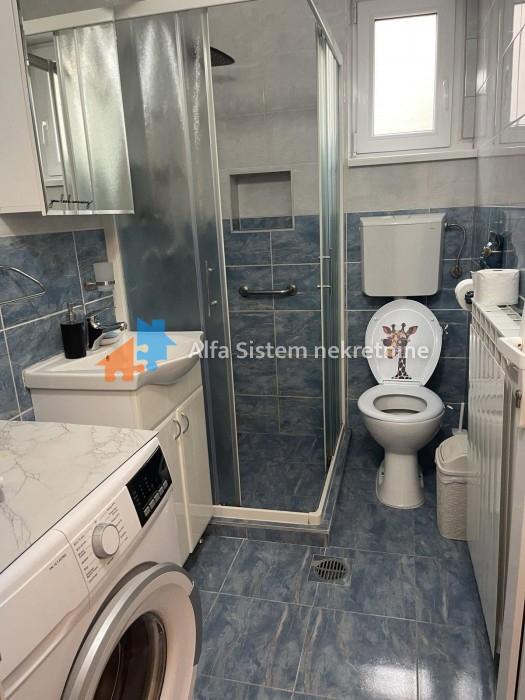 Izdavanje: Dvoiposoban stan 64 m², Savski venac – Beograd