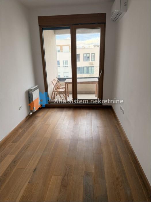 Izdavanje: Četvorosoban stan 106 m², Novi Beograd – Beograd