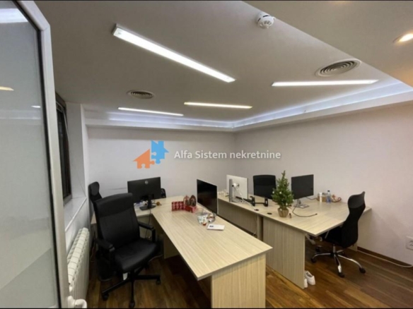 Izdavanje: Poslovni prostor 100 m², Vračar – Beograd
