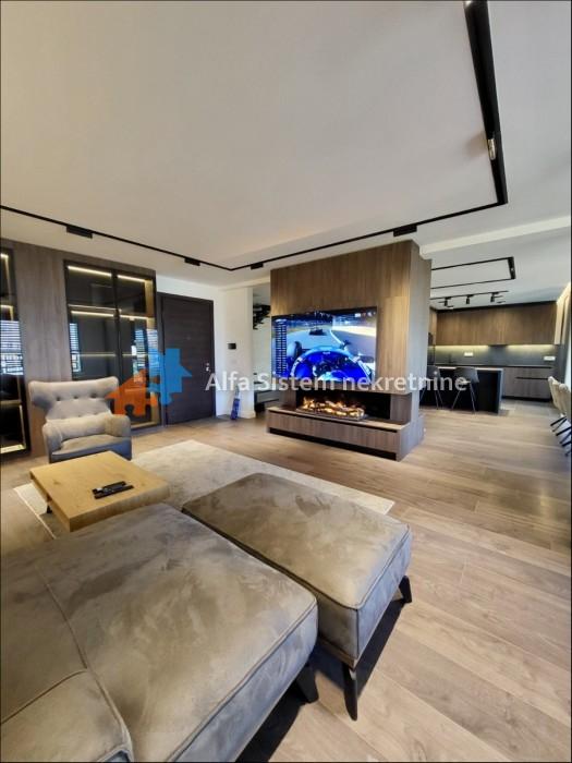 Izdavanje: Petosoban stan 197 m², Vračar – Beograd