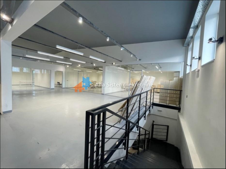 Izdavanje: Poslovni prostor 1000 m², Voždovac – Beograd