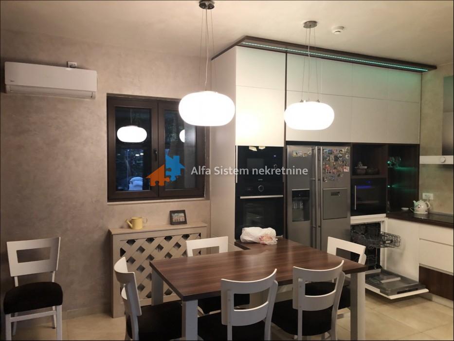 Izdavanje: Kuća 180 m², Zvezdara – Beograd