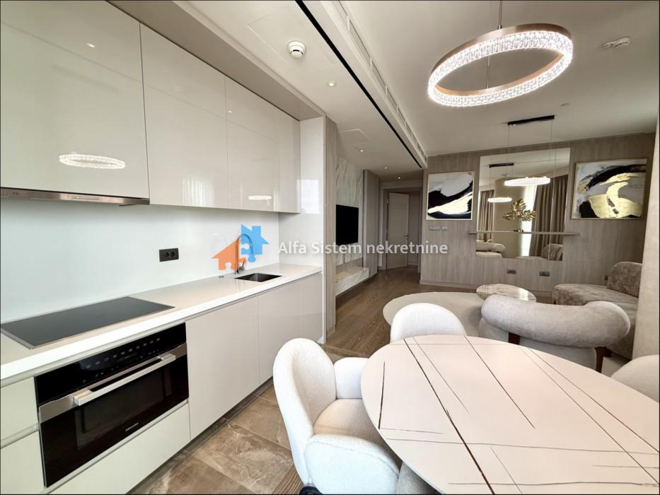 Izdavanje: Dvosoban stan 74 m², Savski venac – Beograd
