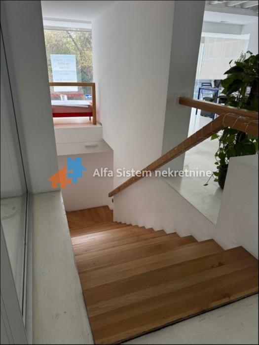 Izdavanje: Poslovni prostor 281 m², Stari grad – Beograd