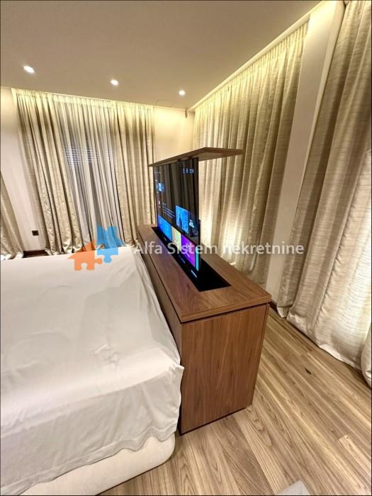 Izdavanje: Petosoban stan 350 m², Vračar – Beograd