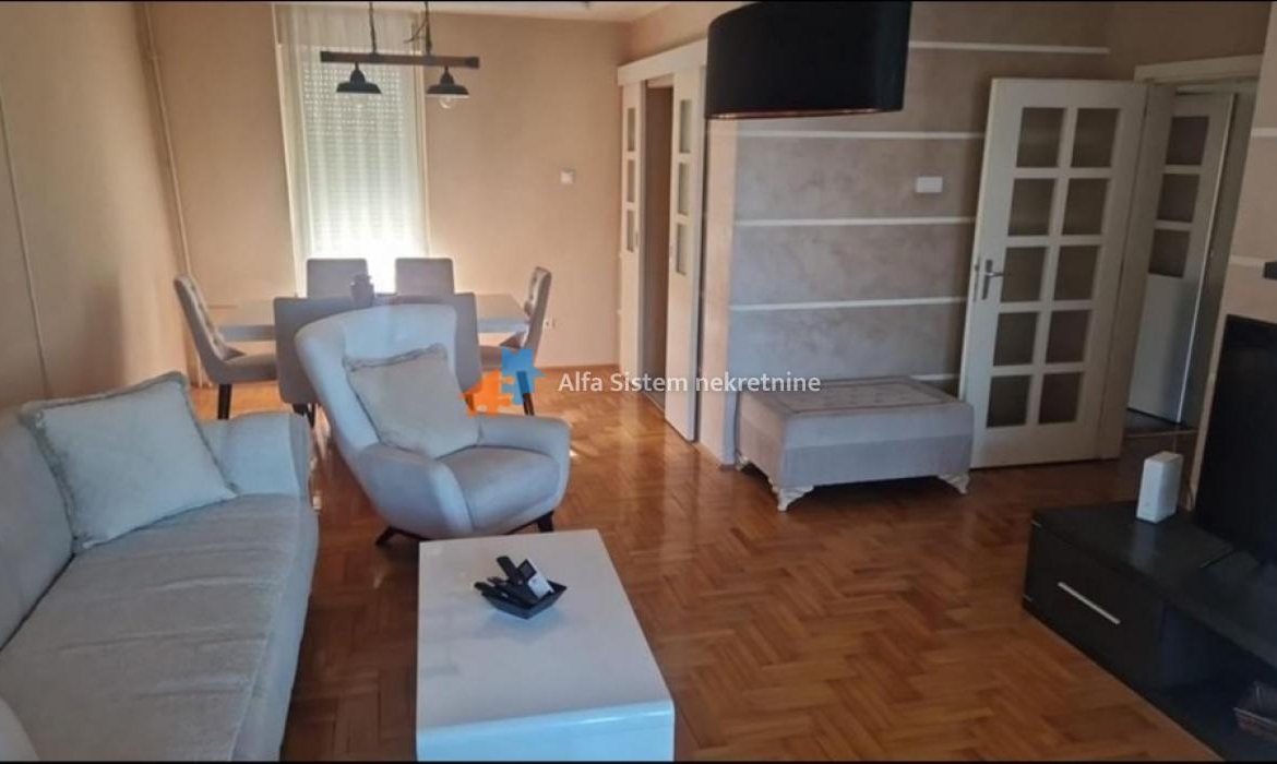 Izdavanje: Četvorosoban stan 100 m², Zvezdara – Beograd