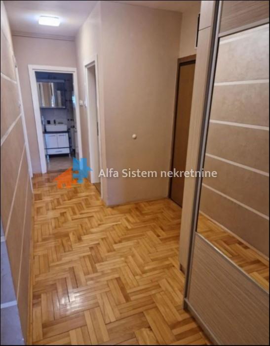 Izdavanje: Četvorosoban stan 100 m², Zvezdara – Beograd