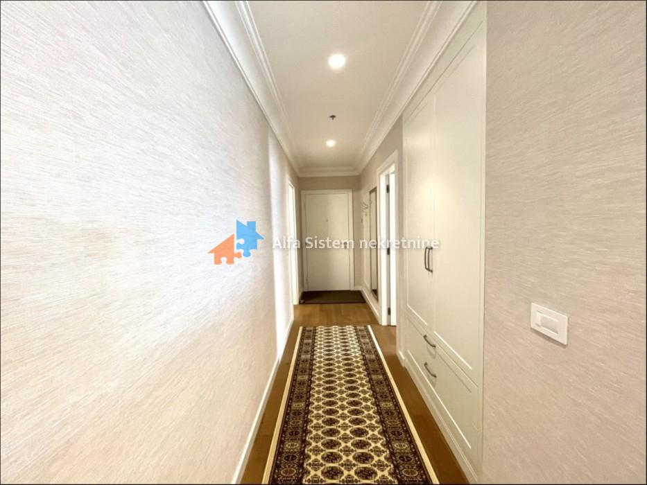 Izdavanje: Četvorosoban stan 123 m², Novi Beograd – Beograd