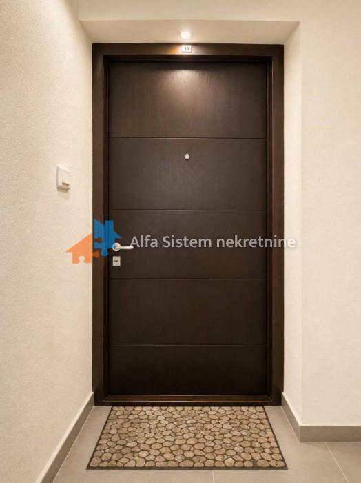Izdavanje: Četvorosoban stan 95 m², Dedinje – Beograd