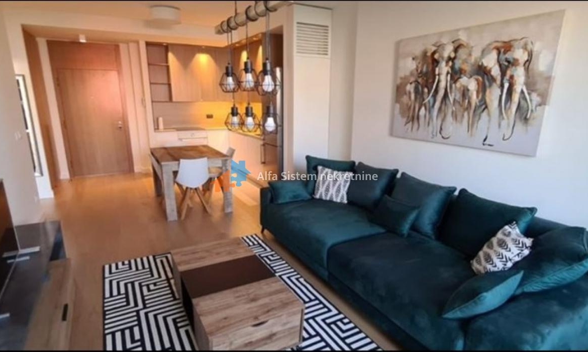 Izdavanje: Dvosoban stan 60 m², Savski venac – Beograd