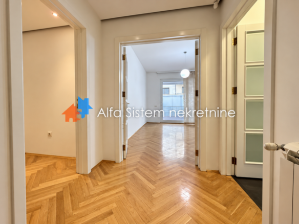 Izdavanje: Trosoban stan 110 m², Vračar – Beograd