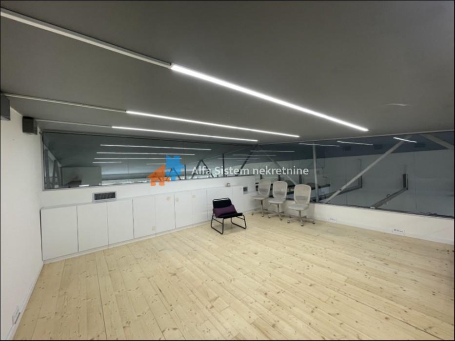 Izdavanje: Poslovni prostor 1000 m², Voždovac – Beograd