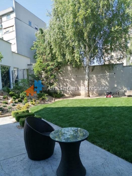 Izdavanje: Kuća 365 m², Zvezdara – Beograd