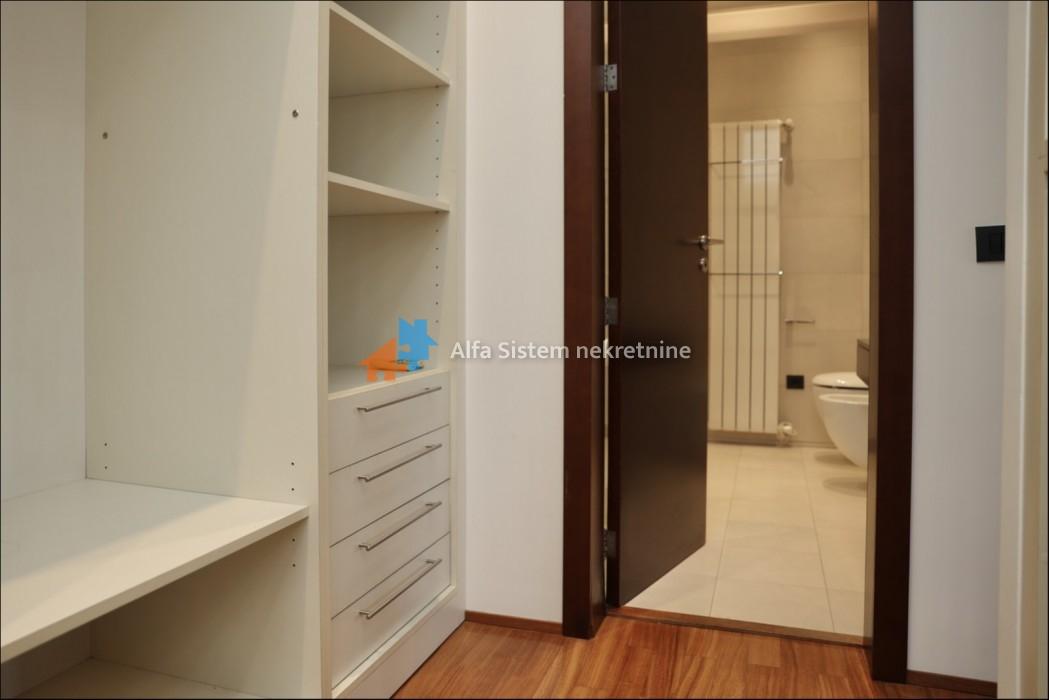 Izdavanje: Petosoban stan 176 m², Vračar – Beograd