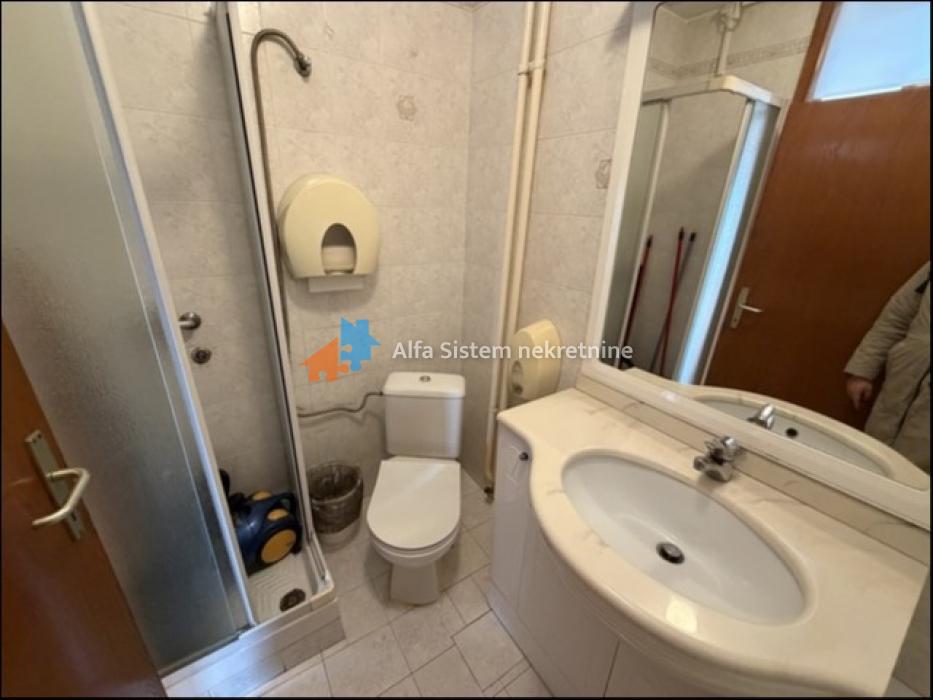 Izdavanje: Poslovni prostor 80 m², Stari grad – Beograd