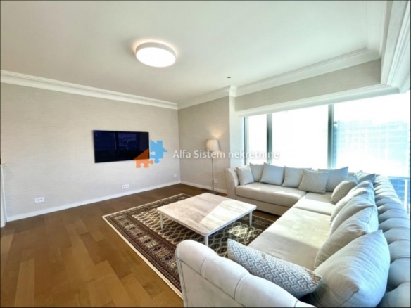 Izdavanje: Četvorosoban stan 123 m², Novi Beograd – Beograd