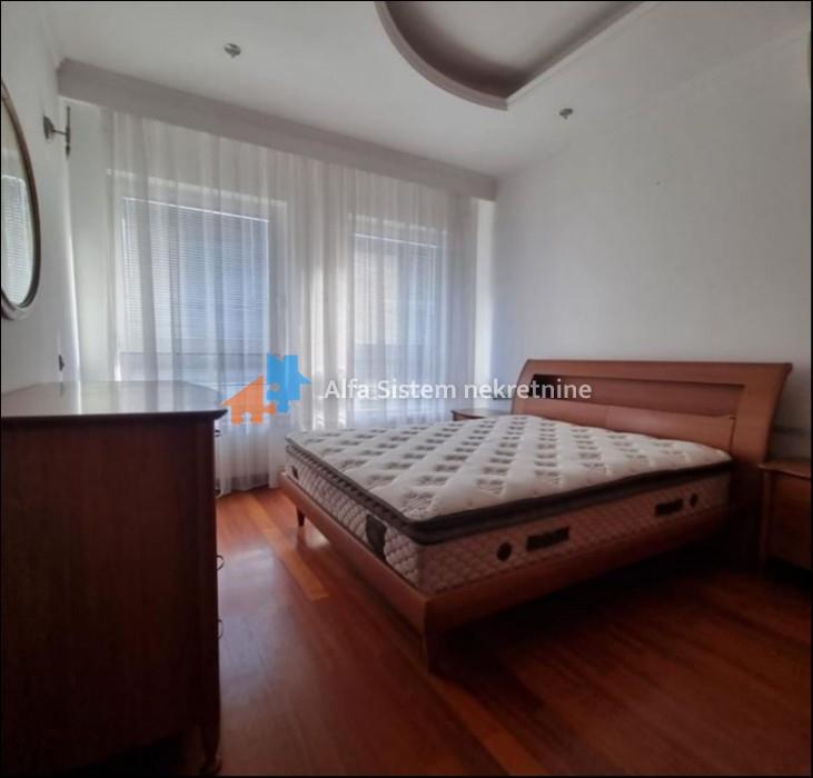 Izdavanje: Dvoiposoban stan 120 m², Stari grad – Beograd