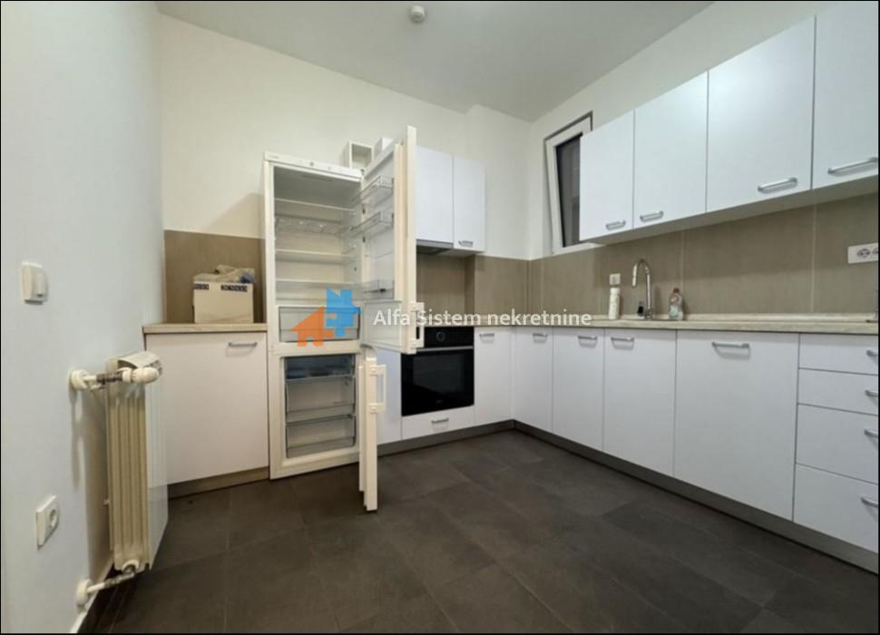 Izdavanje: Trosoban stan 110 m², Vračar – Beograd
