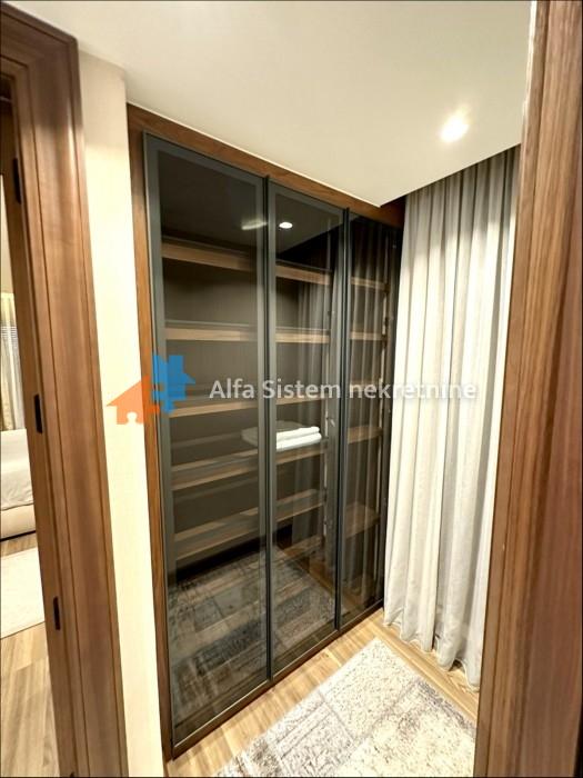 Izdavanje: Petosoban stan 350 m², Vračar – Beograd
