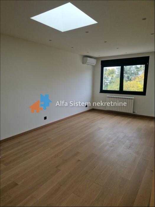 Izdavanje: Trosoban stan 66 m², Savski venac – Beograd