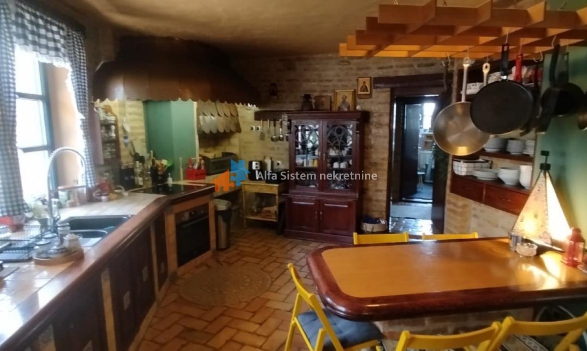 Izdavanje: Kuća 360 m², Voždovac – Beograd
