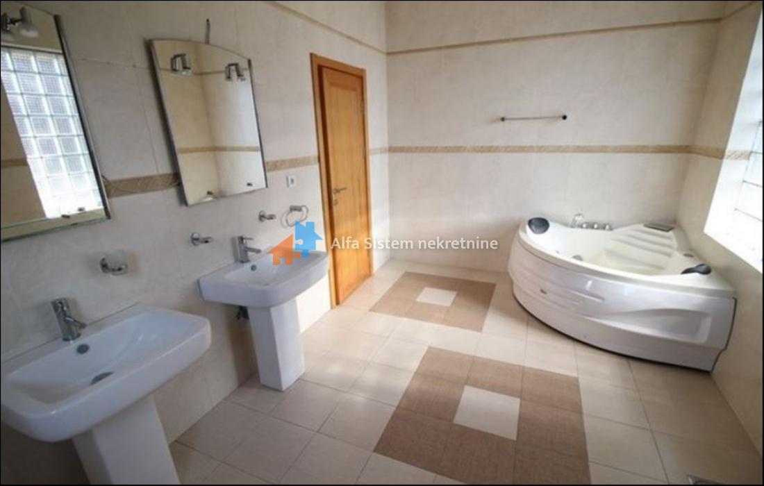 Izdavanje: Kuća 600 m², Savski venac – Beograd