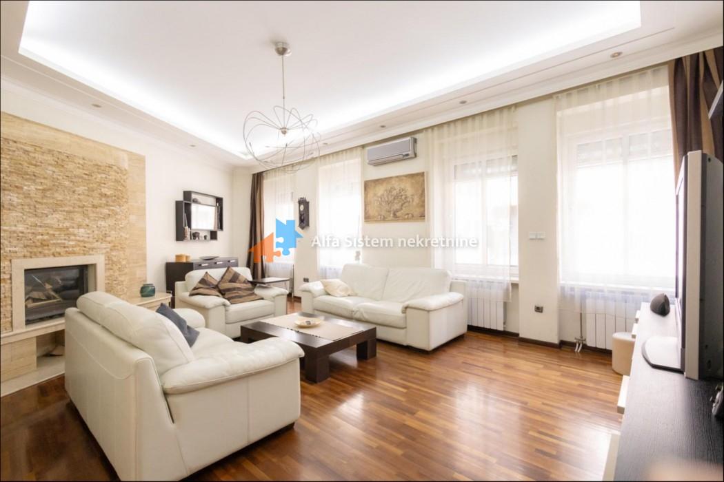 Izdavanje: Četvorosoban stan 140 m², Stari grad – Beograd