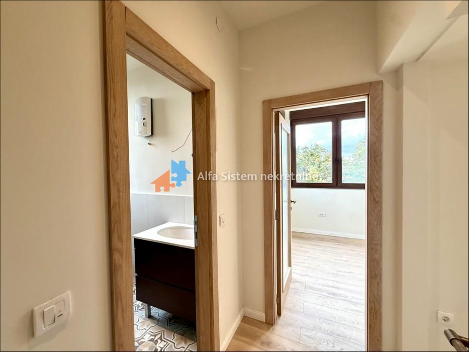 Izdavanje: Četvorosoban stan 123 m², Savski venac – Beograd