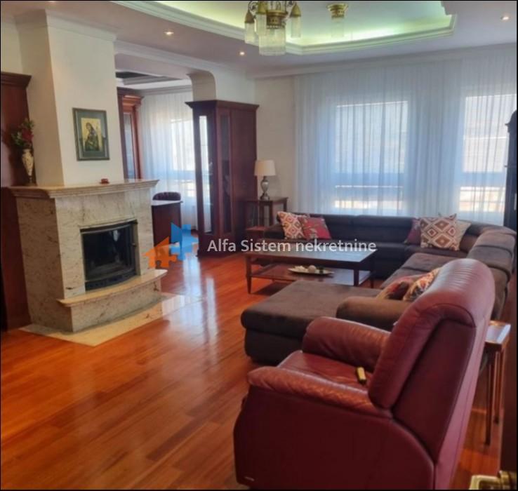 Izdavanje: Dvoiposoban stan 120 m², Stari grad – Beograd