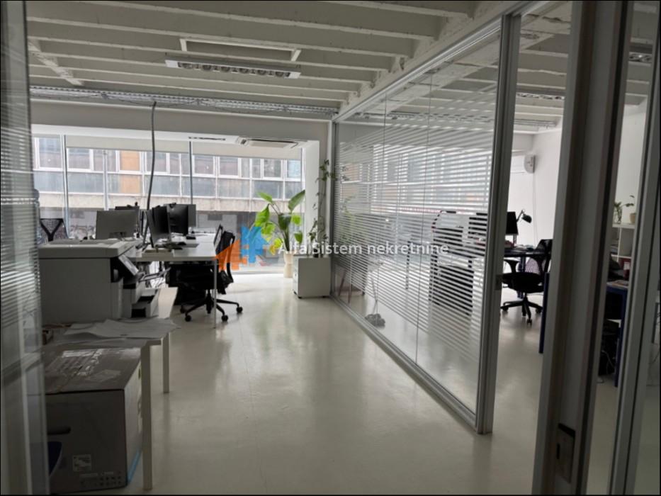 Izdavanje: Poslovni prostor 281 m², Stari grad – Beograd